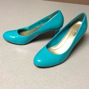 Comfort Plus Teal 2” heels sz 8.5 great condition